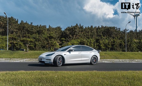 创同配资 一特斯拉 Model 3 行驶 41 万公里后，电池健康度仍达 90% 左右